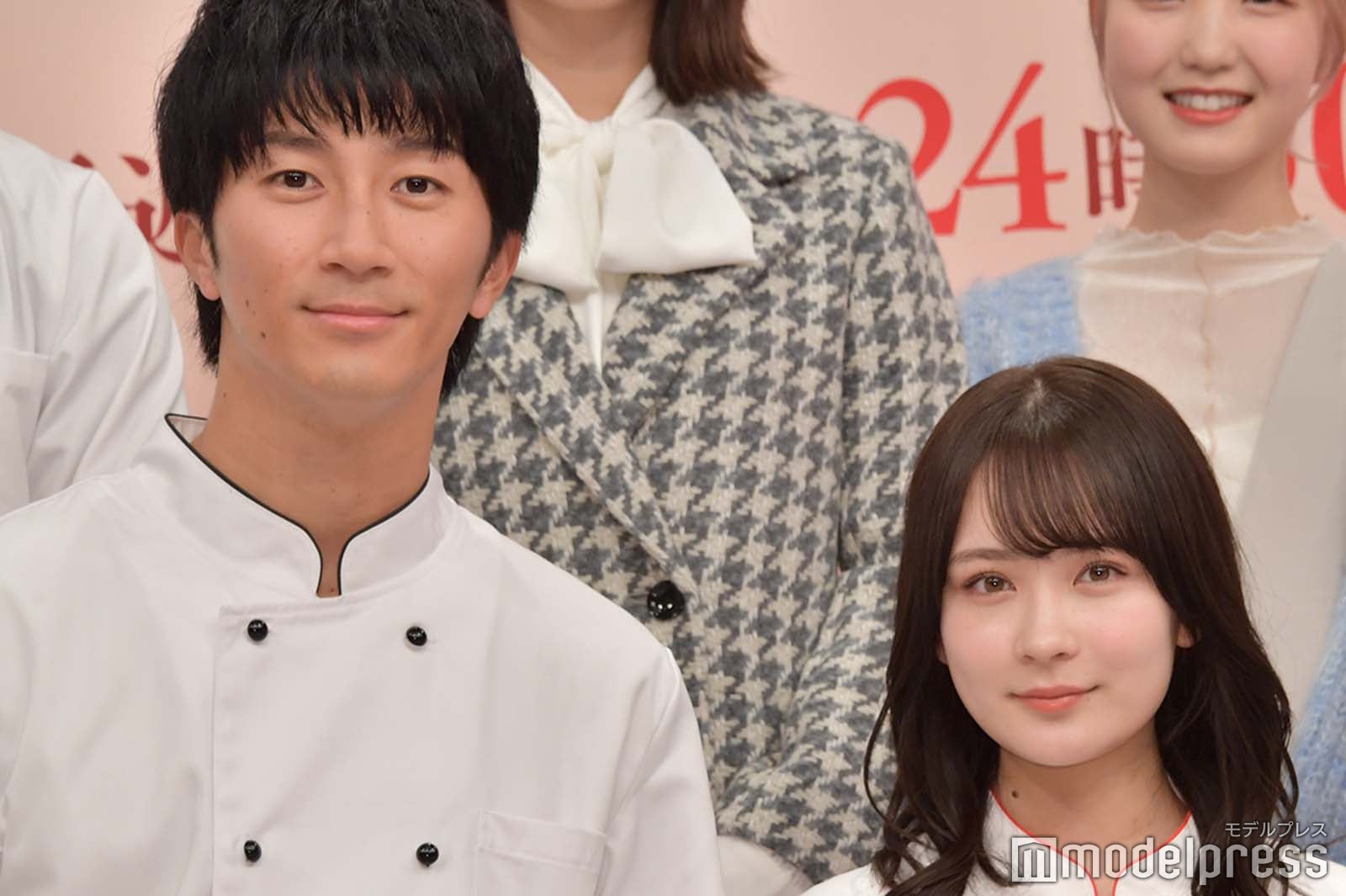 畑芽育に褒められ「よしっ」と小声で呟く濱田崇裕
（C）モデルプレス