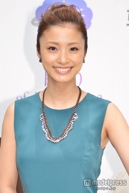 上戸彩、女優視点で「むくみ」解消法を熱弁
