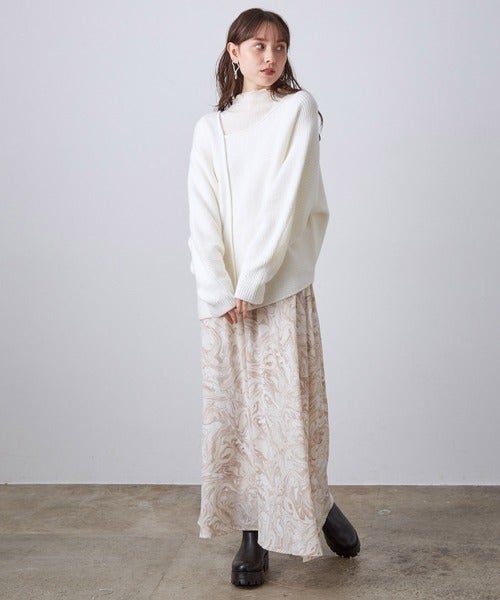 白ニットのレディースコーデ 21冬 着痩せして見えるおしゃれな着こなし モデルプレス