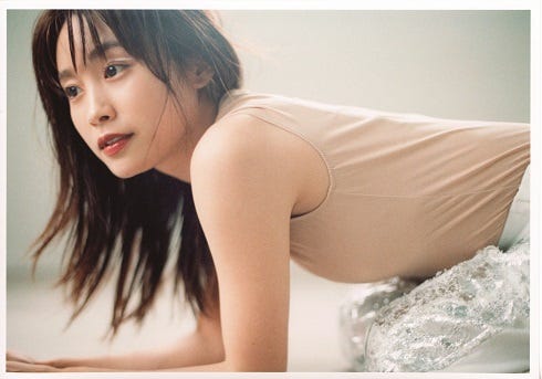 高橋愛「AI VERSARY」より(画像提供:宝島社)