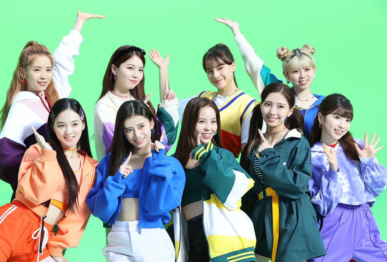 NiziU／新CM「スマホデビューのお約束」篇メイキングより（提供写真）