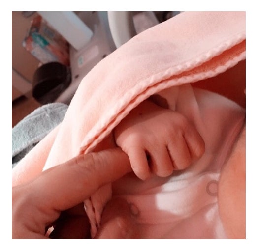 愛らしい娘とのショットを公開／井上和香オフィシャルブログより（Ameba）