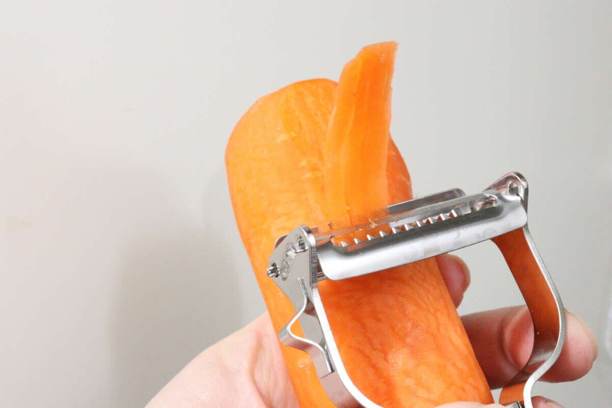 ダイソー オールステンレスピーラー 2way ダイソー オールステンレスピーラー 2way 千切り 切れ味