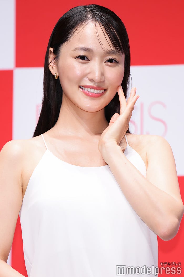 菅井友香(C)モデルプレス