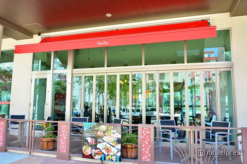 那覇のモール、カーゴス内にある「Cafe des Tartes（カフェデタルト）」