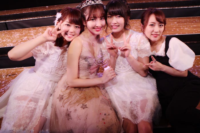 (左から)峯岸みなみ、小嶋陽菜、横山由依、高橋みなみ(提供写真)