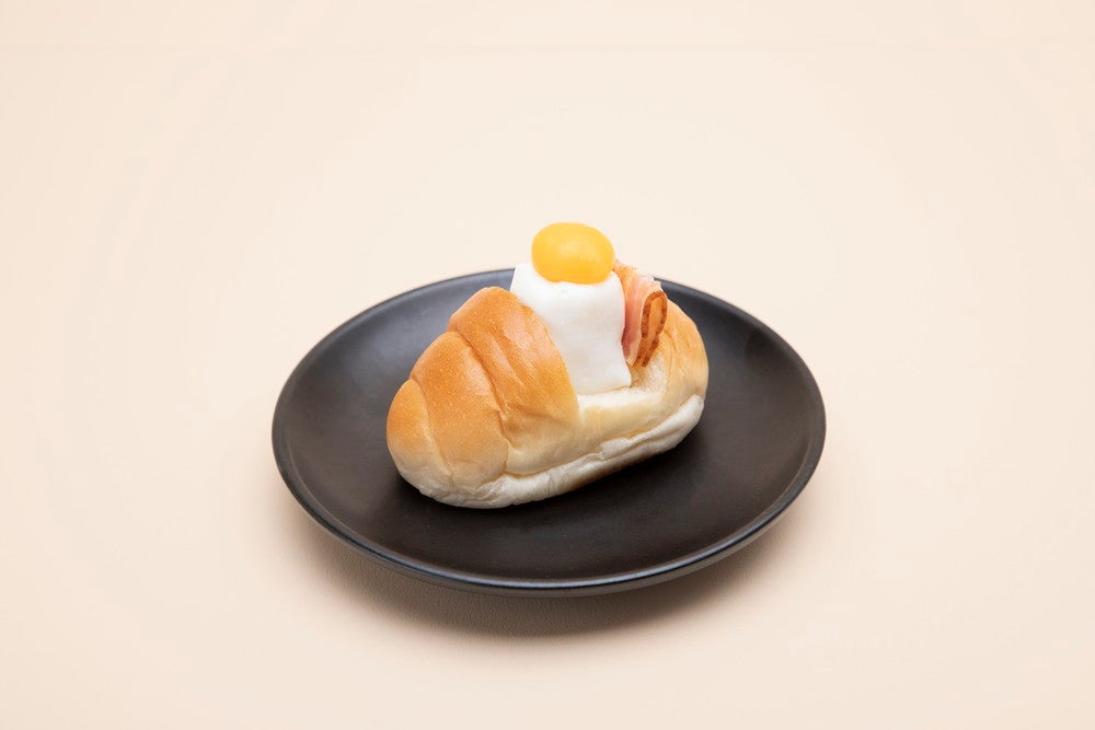 よるのえロールパン590円（C）キューライス