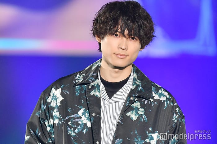 松村北斗 (C)モデルプレス