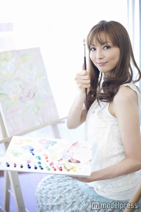 押切もえ、”画伯”として初の個展イベント開催