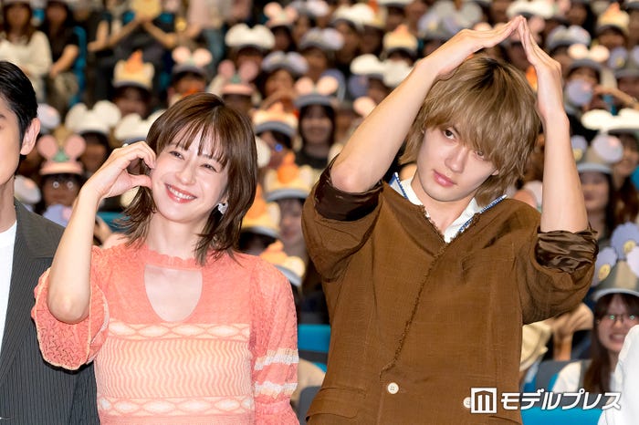 松本若菜、佐野勇斗(C)モデルプレス