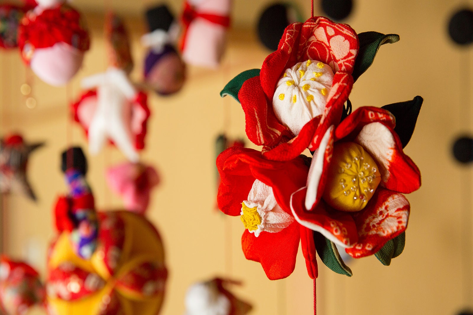 ご当地部屋椿のつるし飾り／画像提供：星野リゾート