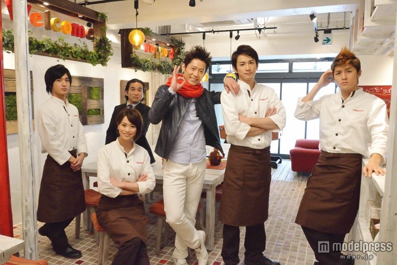 ドラマ「ムッシュ！」に主演するKEIJI（中央）