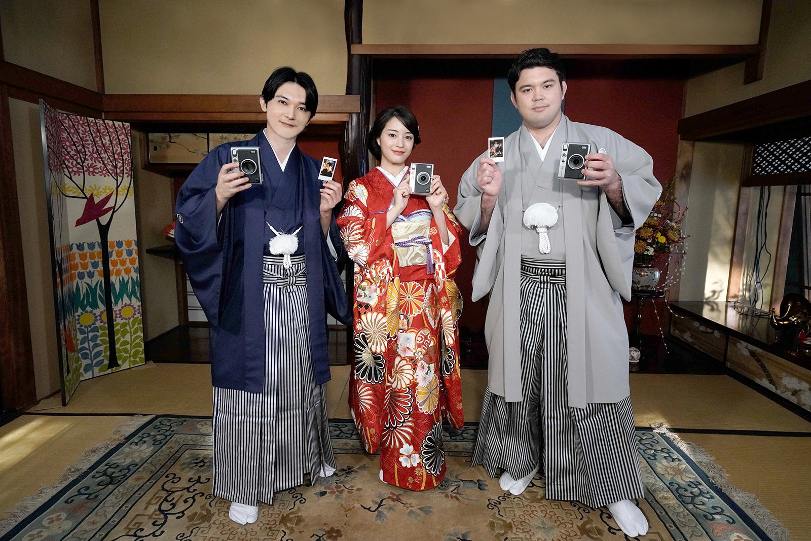 吉沢亮、広瀬すず、ウルフ・アロン（提供写真）