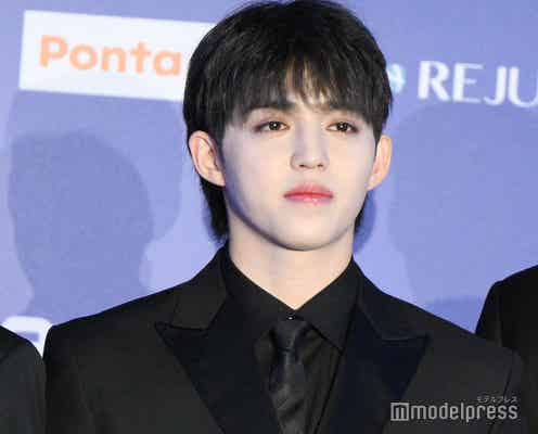 SEVENTEENエスクプス、青シルバーヘアにイメチェン「メットガラ」初参加に反響殺到