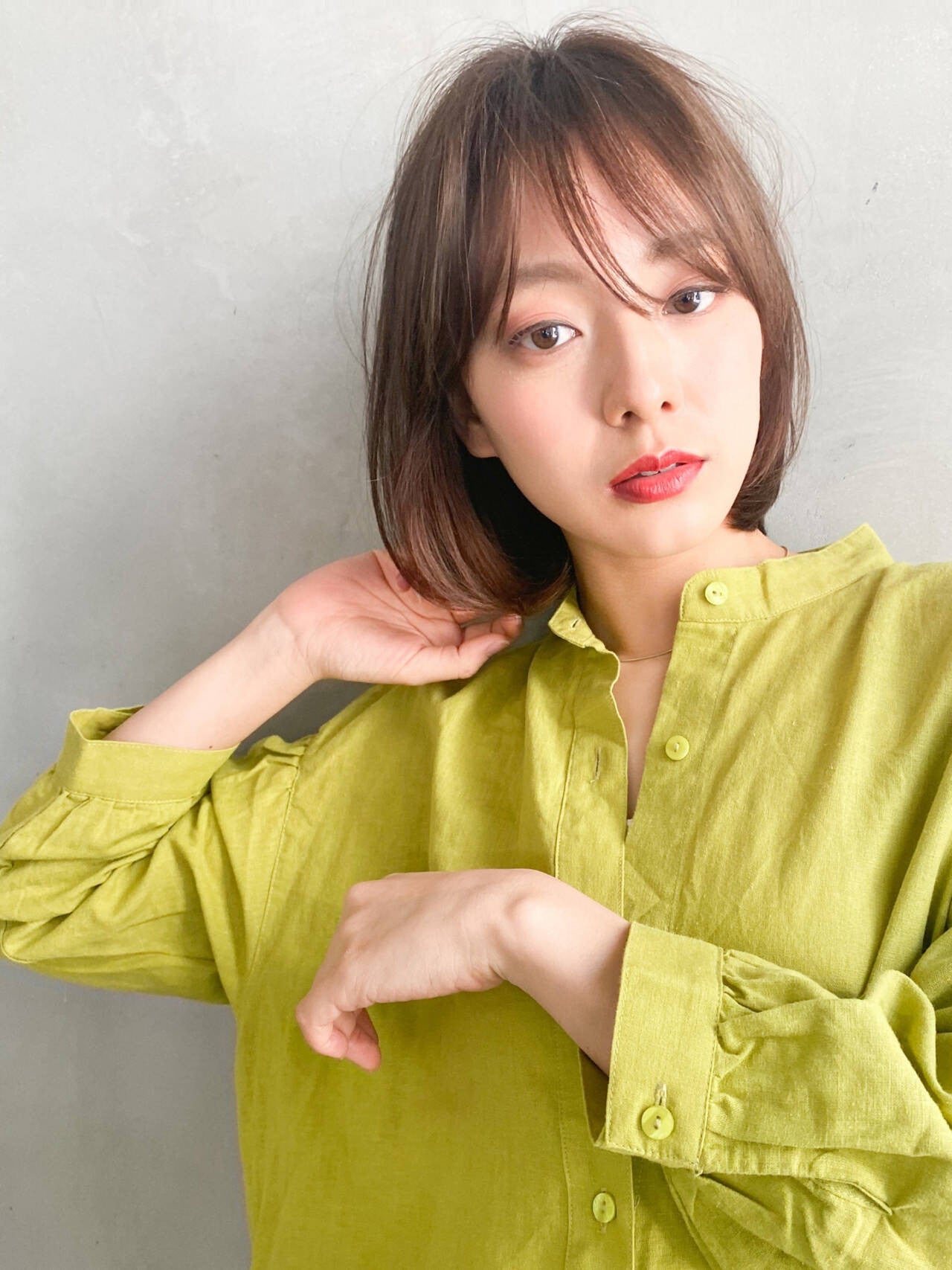 髪色で 透明感のある女性 になれる 厳選トレンドカラー モデルプレス