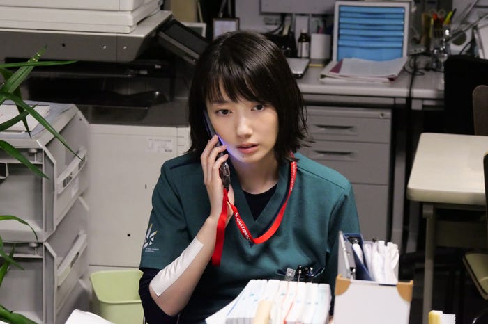 波瑠「ナイト・ドクター」第9話より(C)フジテレビ