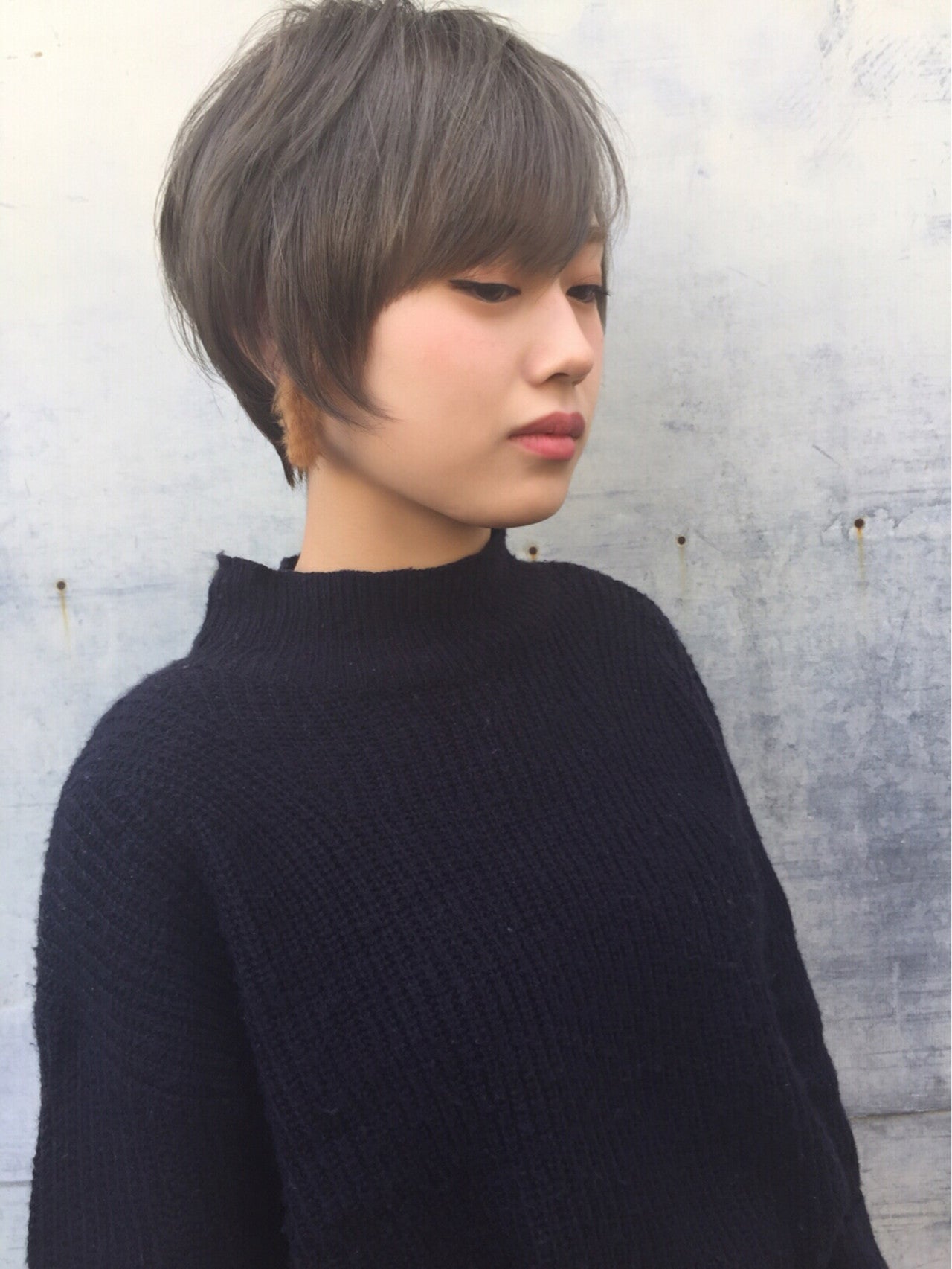 髪型 ショート アッシュグレー