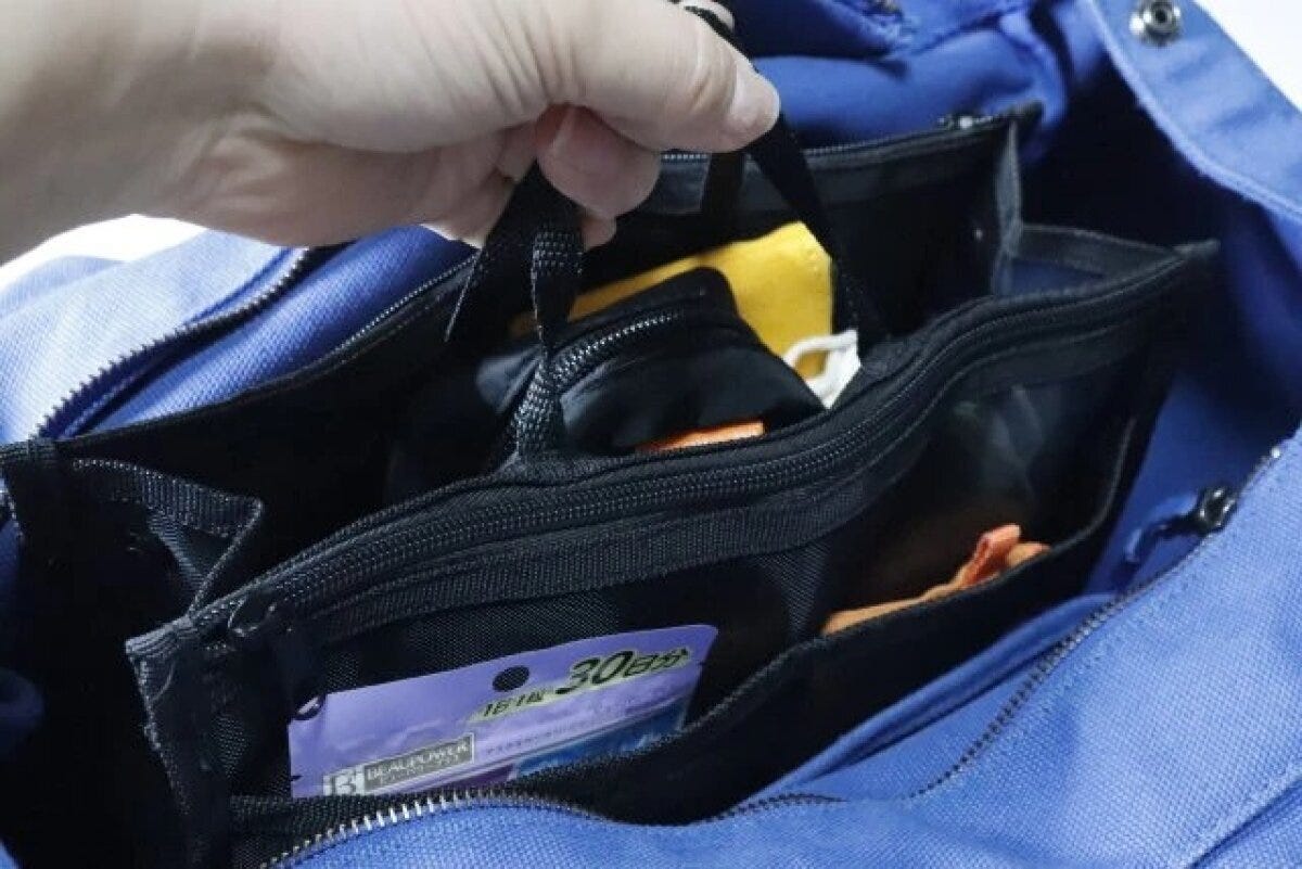 ダイソー　バッグインバッグ（A5、メッシュ、ブラック）　使用例