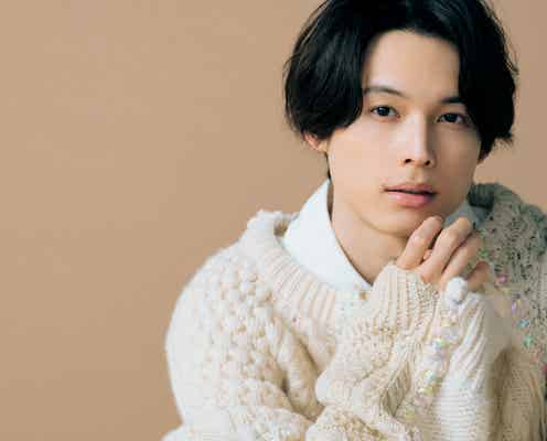 SixTONES松村北斗、秋ニットで“抱きしめたくなる”姿 おうち時間の過ごし方・色気を感じる瞬間語る