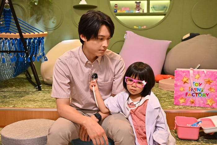 松村北斗、倉田瑛茉「西園寺さんは家事をしない」第7話より(C)TBS