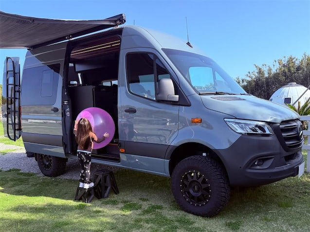 RIP SLYMEのILMARI、キャンプでチルな休日を満喫 子どもたちの様子も公開