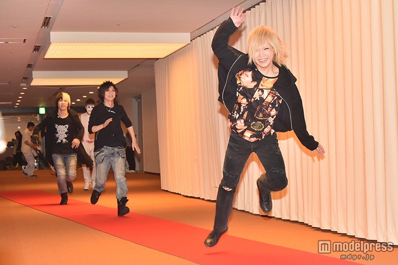 ゴールデンボンバー