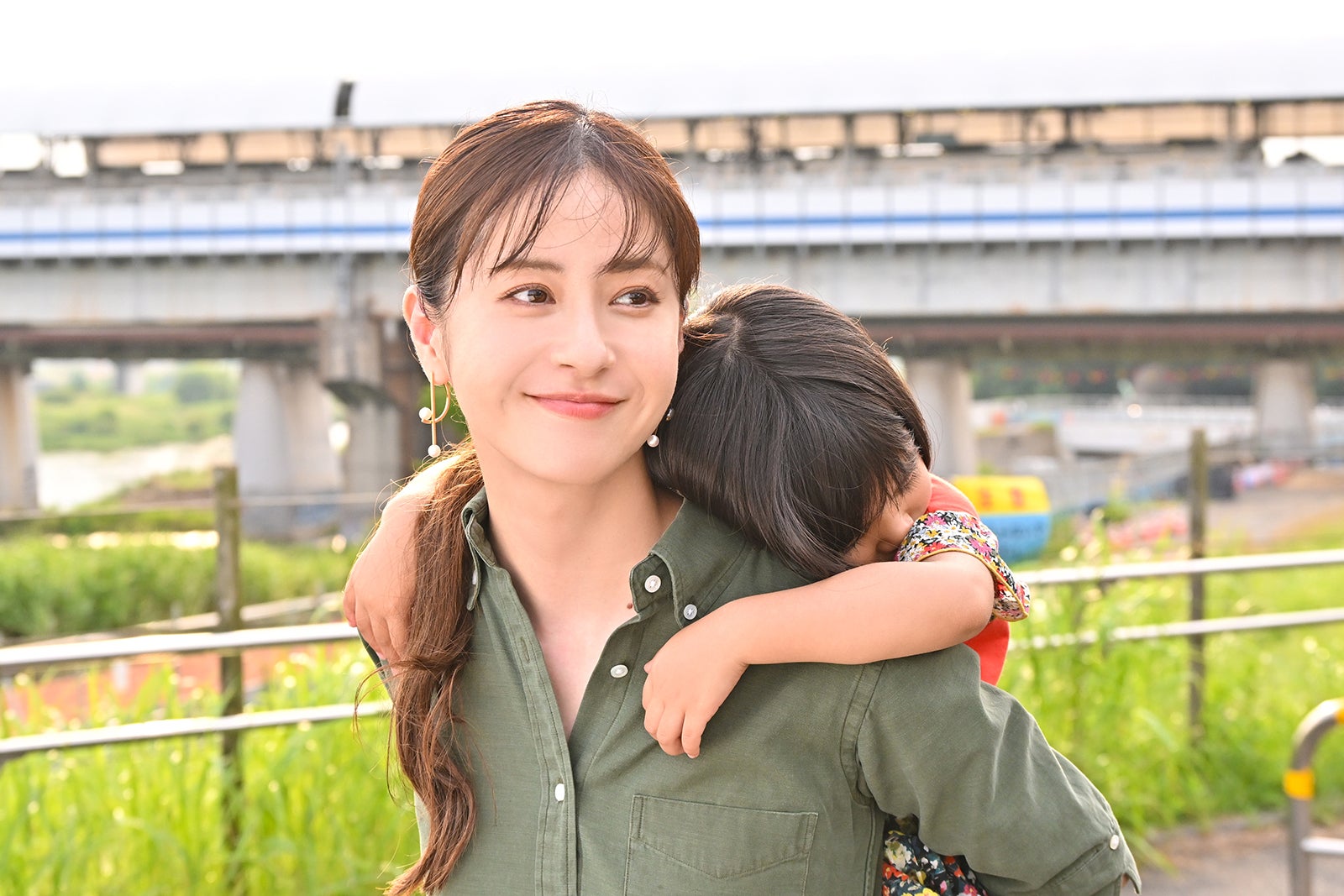 松本若菜、倉田瑛茉「西園寺さんは家事をしない」第4話（C）TBS