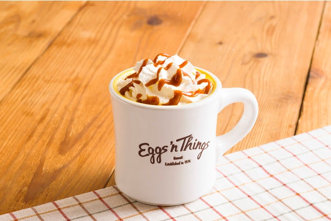 さつまいもラテ税込620円／画像提供：Eggs’n Things Japan