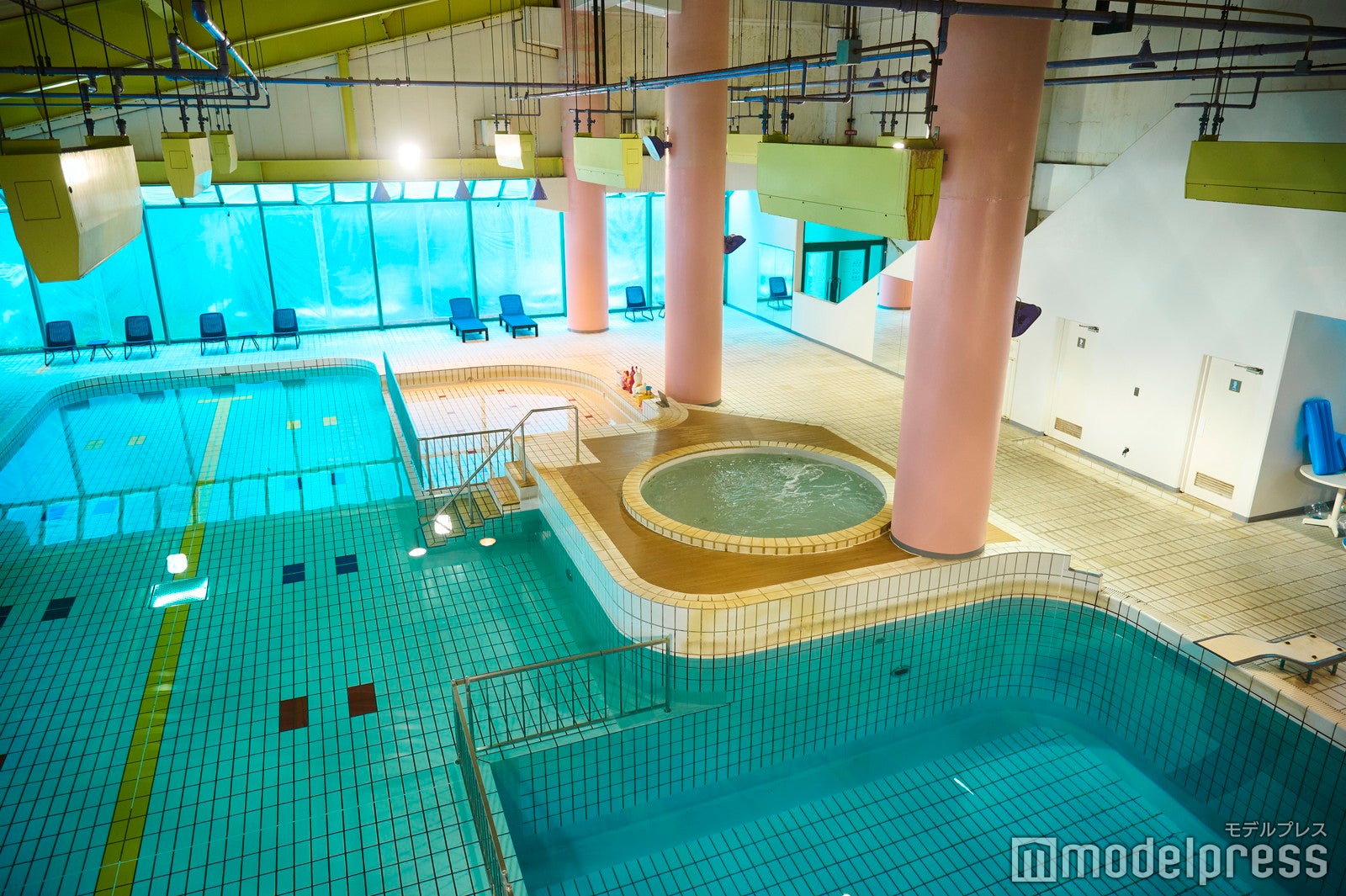 室内プールでは水着レンタルもあり（C）モデルプレス