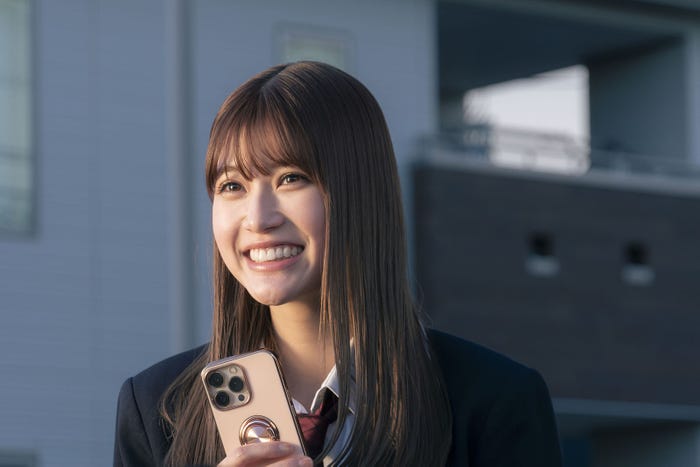 生見愛瑠(C)2022「モエカレはオレンジ色」製作委員会(C)玉島ノン/講談社