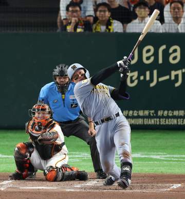阪神・森下＆佐藤輝が2者連発 東京ドーム騒然 初のG戦2戦連続アベック 森下は28号ソロをバックスクリーン右へ 佐藤輝は右越えに25号ソロ