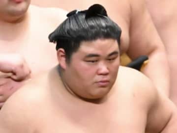 再出場の伯乃富士が1勝「応援してくれる人を忘れずに」暴行被害も決意の白星【大相撲春場所】