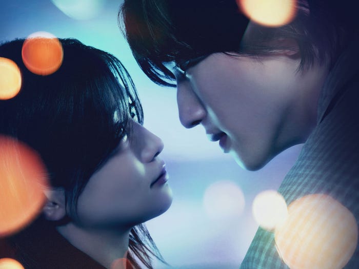 道枝駿佑&生見愛瑠(C)2026「君が最後に遺した歌」製作委員会