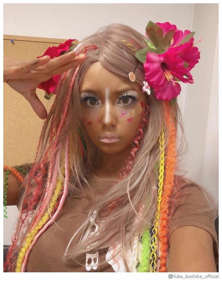 小芝風花＆松本まりか“ヤマンバギャル”姿が「面影なさすぎ」と話題