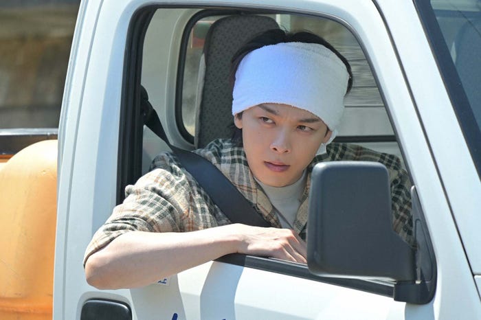 中村倫也「石子と羽男―そんなコトで訴えます?―」第5話より(C)TBS