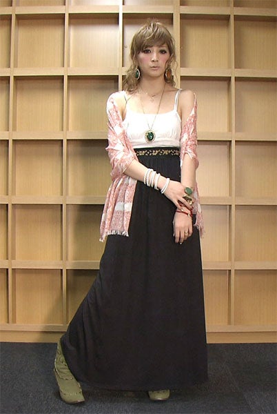 吉田怜香（ワンピースの着回しパターンその5）