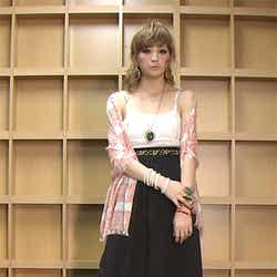 吉田怜香(ワンピースの着回しパターンその5)