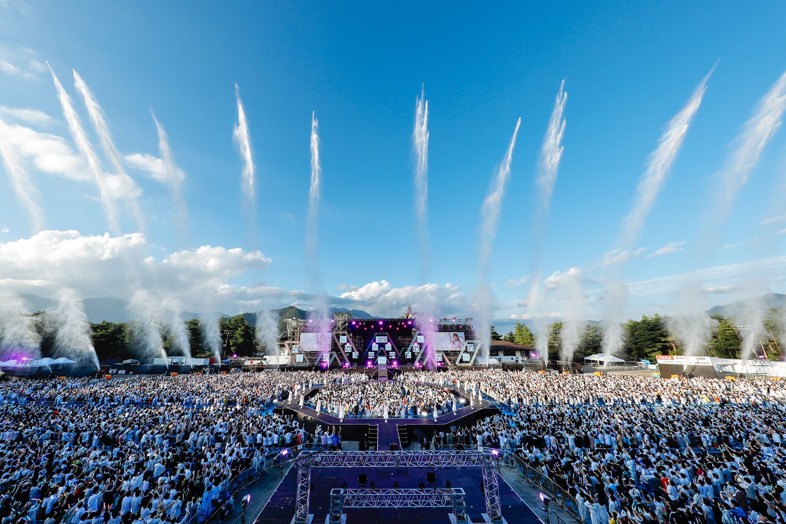 櫻坂46／「W-KEYAKI FES. 2022」より（提供写真）