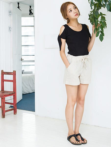 リネンストライプショートパンツ「coca」3,390円 (税込)