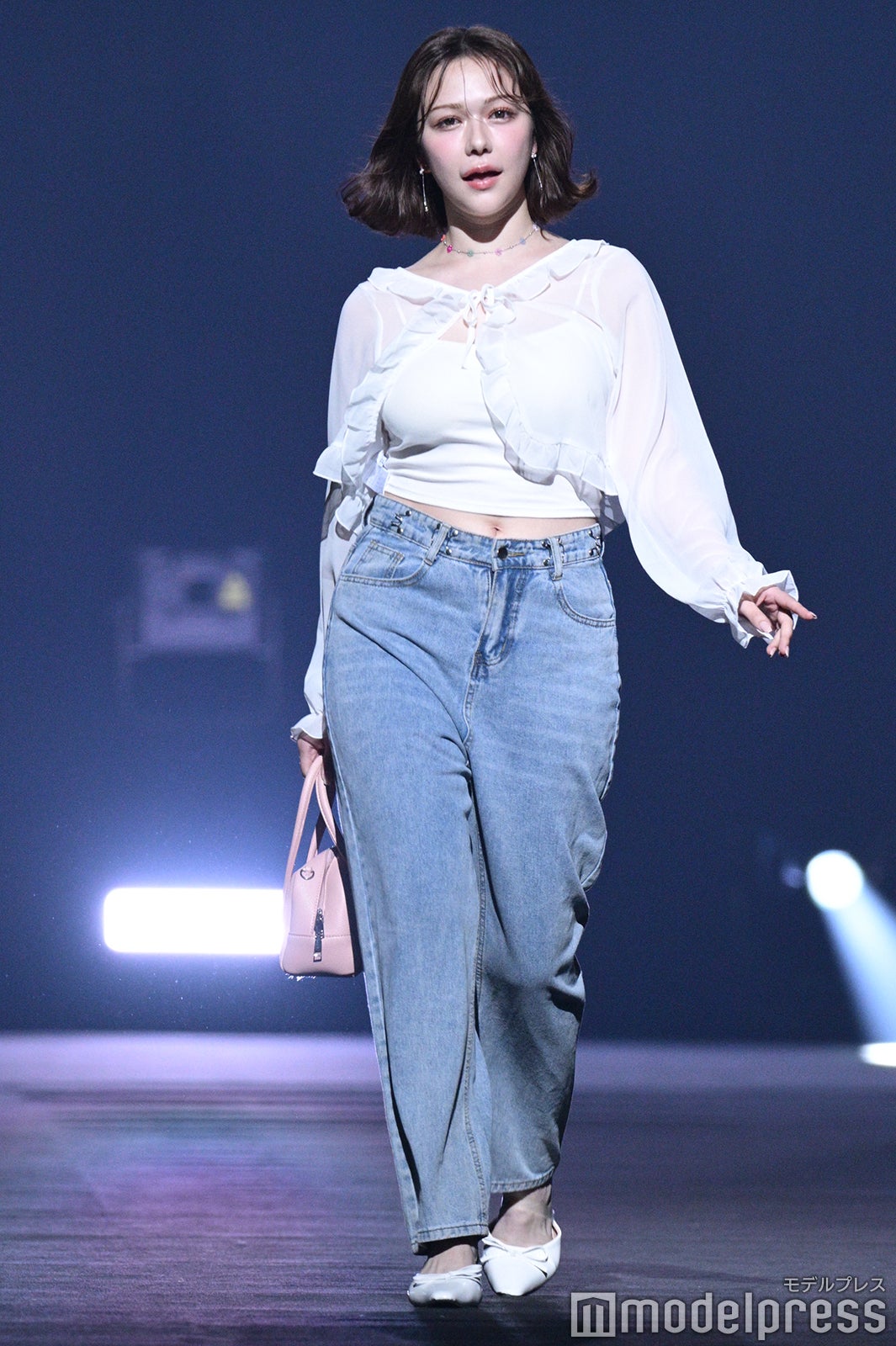 香川亮、【風の銀林】、希少な額装用画集より、新品額装付 TGC香川2025【写真特集Vol.4】 - モデルプレス