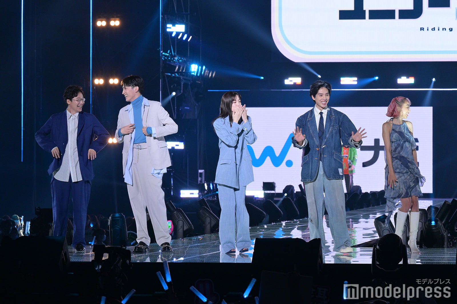 「ユニコーンに乗って」コラボステージの様子（C）モデルプレス