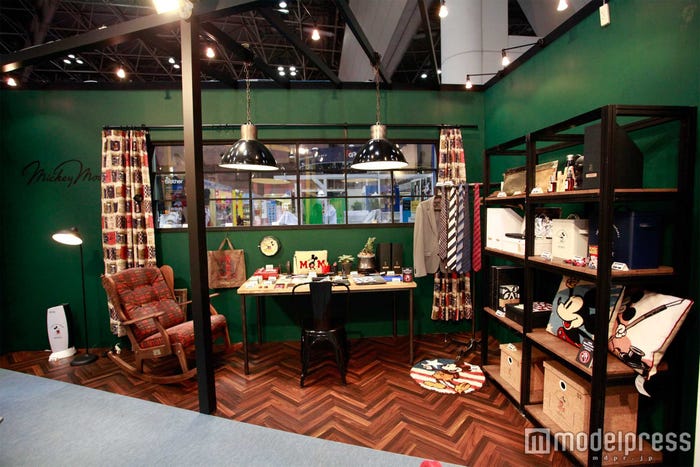 ミッキーモチーフのブース(C)Disney