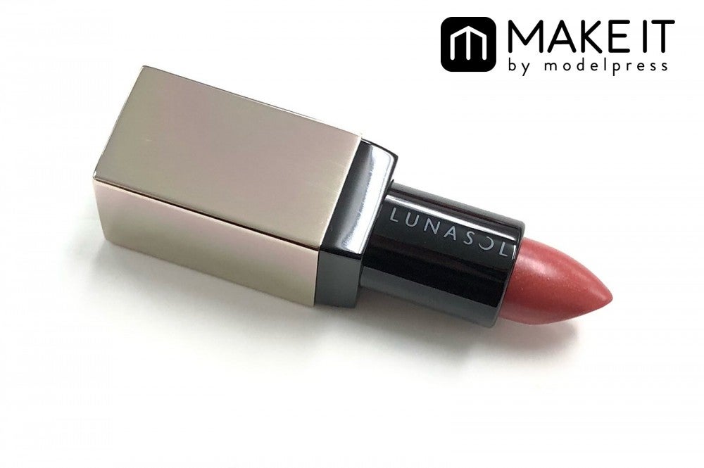 LUNASOL／シームレスマットリップス／02／3,800円（税抜）／カネボウ化粧品 (C)メイクイット