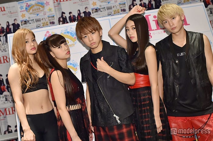lol/左から:hibiki、honoka、佐藤友祐、moca、小見山直人