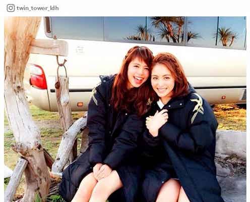 E-girls楓&佐藤晴美の“美脚”に絶賛の声相次ぐ「さすがツインタワー」