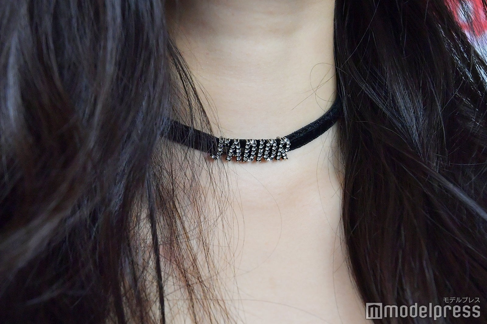 お気に入りのチョーカー（C）モデルプレス