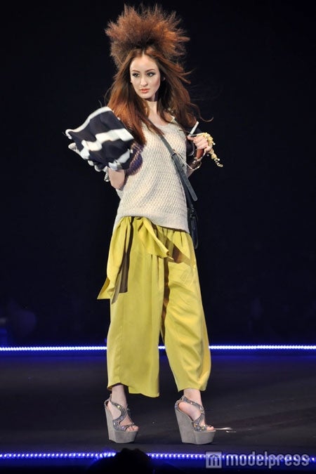 オードリー亜谷香