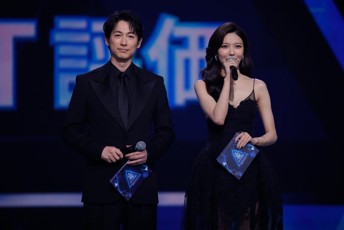 ディーン・フジオカ、チェ・スヨン(C)PRODUCE 101 JAPAN 新世界