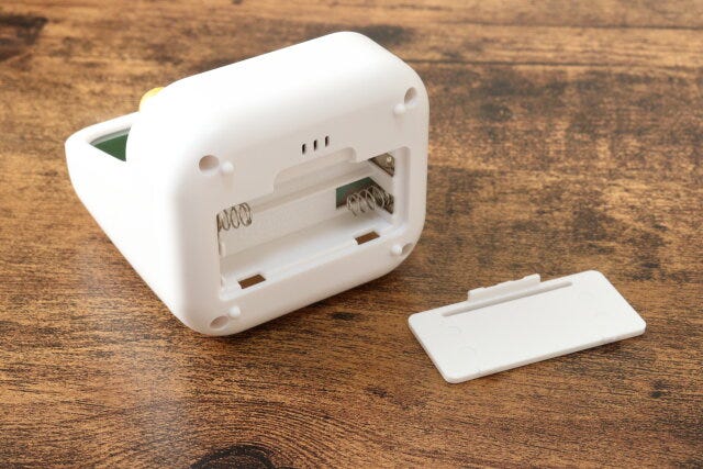 ゲーム機型デジタル時計 電池入れ ゲーム機型デジタル時計 電池入れ