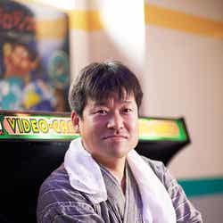 佐藤二朗(c)「ノーコン・キッド」製作委員会